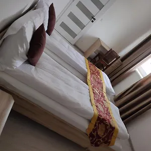 Hotel Sun-house Pension&restaurant -parkingfree-, Prague